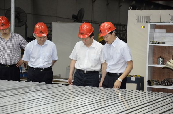  �}�{�K������p�����Y�{�ڥq���ɤu�@