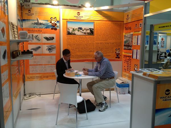 �ڥq�ѥ[�D�j�Q�ȱx��DesignBUILD�i�|