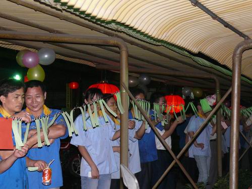 �y������y