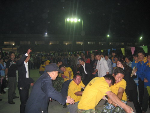 悒悒不乐庆国庆，五彩缤纷展风采