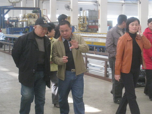 “百日会战”期间,市各级辅导屡次光临我公司参观调查