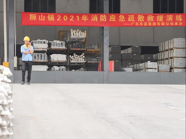 �q�T�ռ���������ĵ�q�ܽШD�䴩