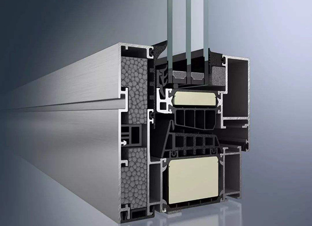 门窗铝材选取氟碳涂料处置,拥有诸多利益