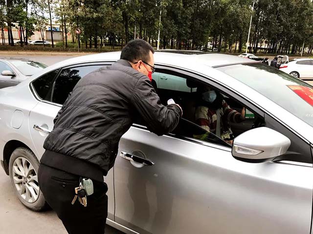 �ֻ��˴��i�ة����̡B�Ͳ�����~